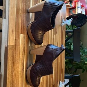 Shoes Irregular Choice size 8 (US) 39 (EU)